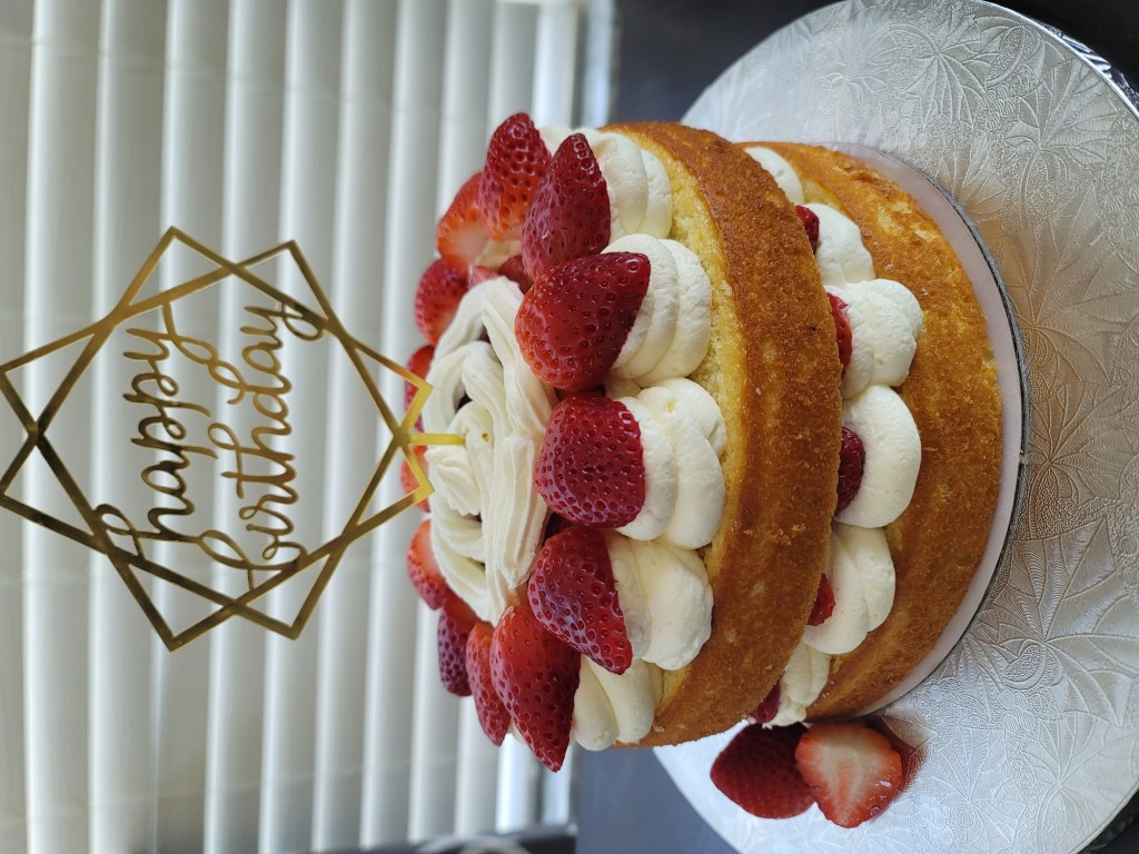 Strawberry shortcake with cream